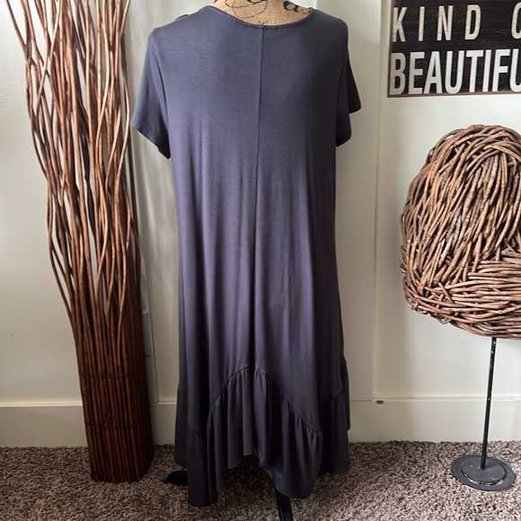 Cato Gray Short Sleeve “Faith Hope Love”Flowered Dress W/Pockets - Picture 5 of 9